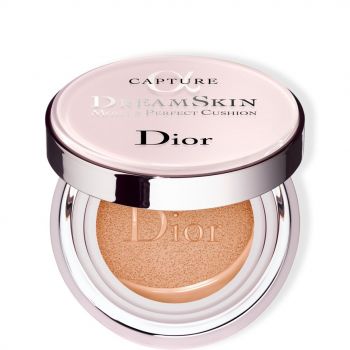 CAPTURE DREAMSKIN Moist & Perfect Cushion SPF50 PA+++ Corrector Hidratante