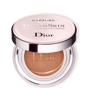 CAPTURE DREAMSKIN Moist & Perfect Cushion SPF50 PA+++ Corrector Hidratante