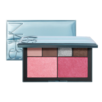 Après Ski Cheek & Eye Palettes in Snow Games