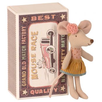 Hermanita Ratón en Caja de Cerillas
