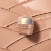 Future Solution LX Total Radiance Foundation Base de Maquillaje thumbnail