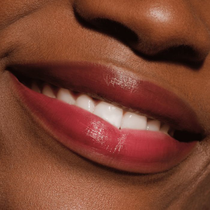 Dark Ruby Glow Bálsamo Labial