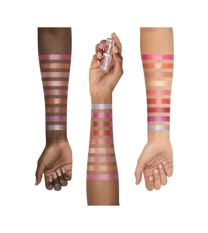 Color Riche Plump and Shine Barra de Labios · detalle 2