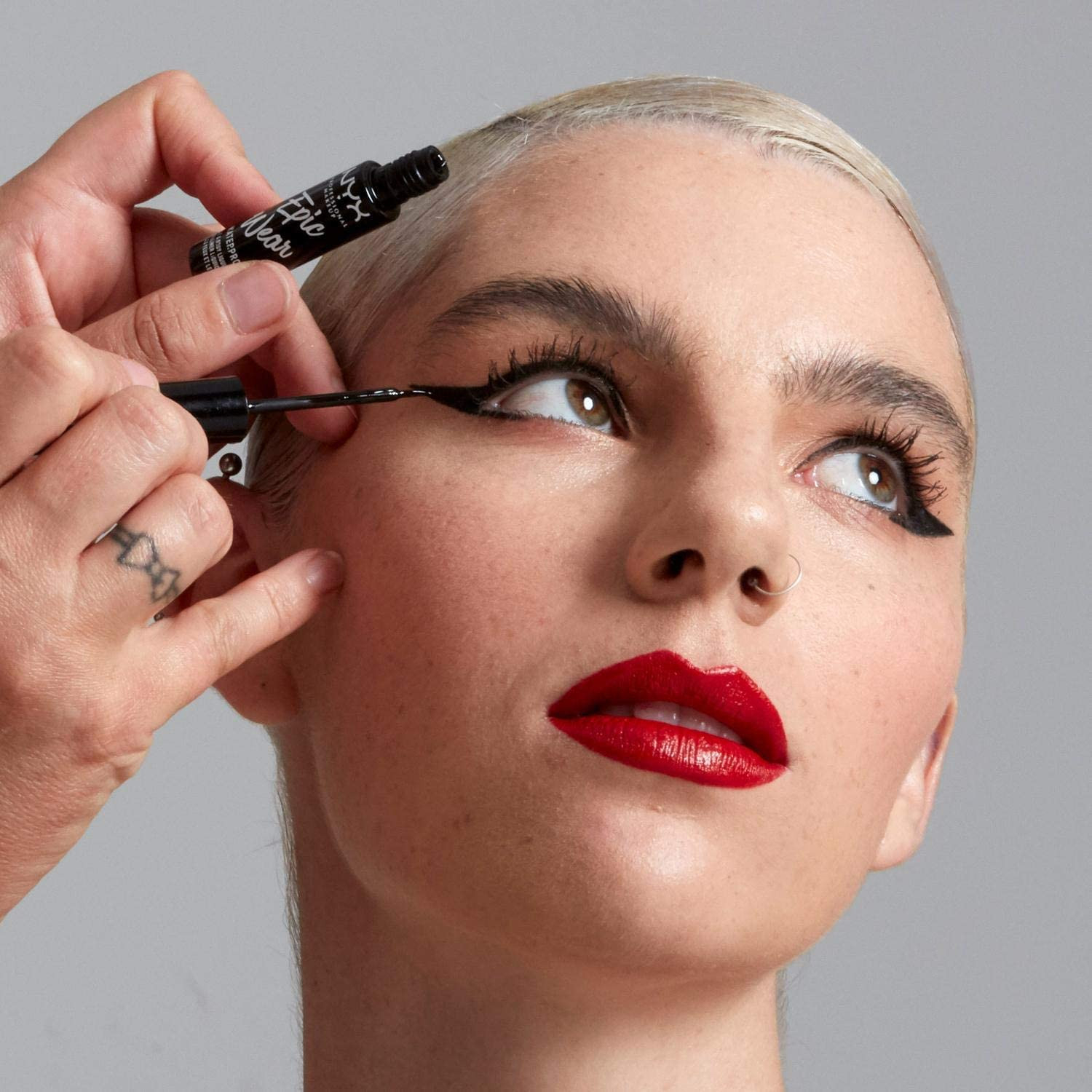 Epic Wear Eyeliner líquido semi permanente · detalle 5