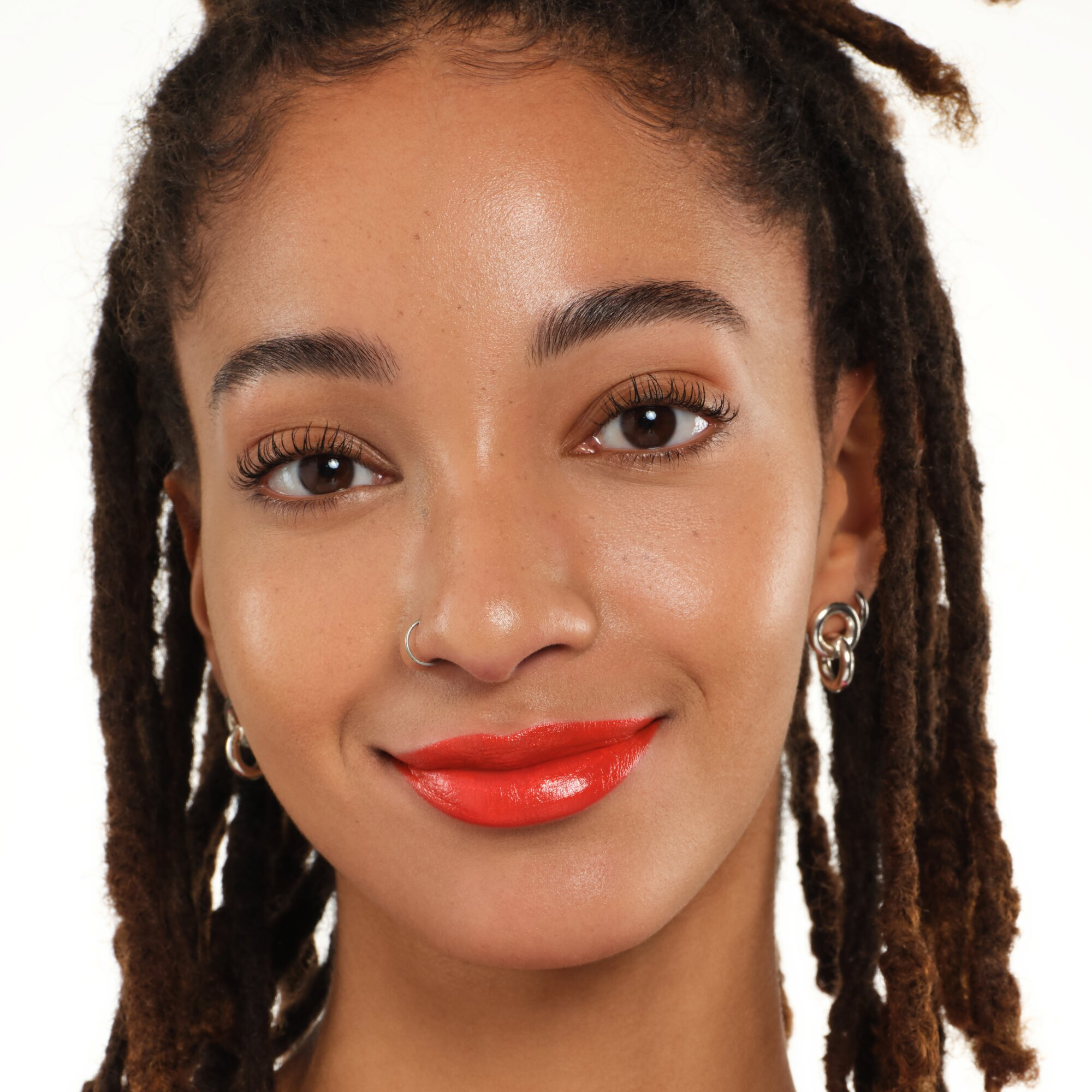 Satin Glow Barra de Labios con Brillo Luminoso · detalle 2