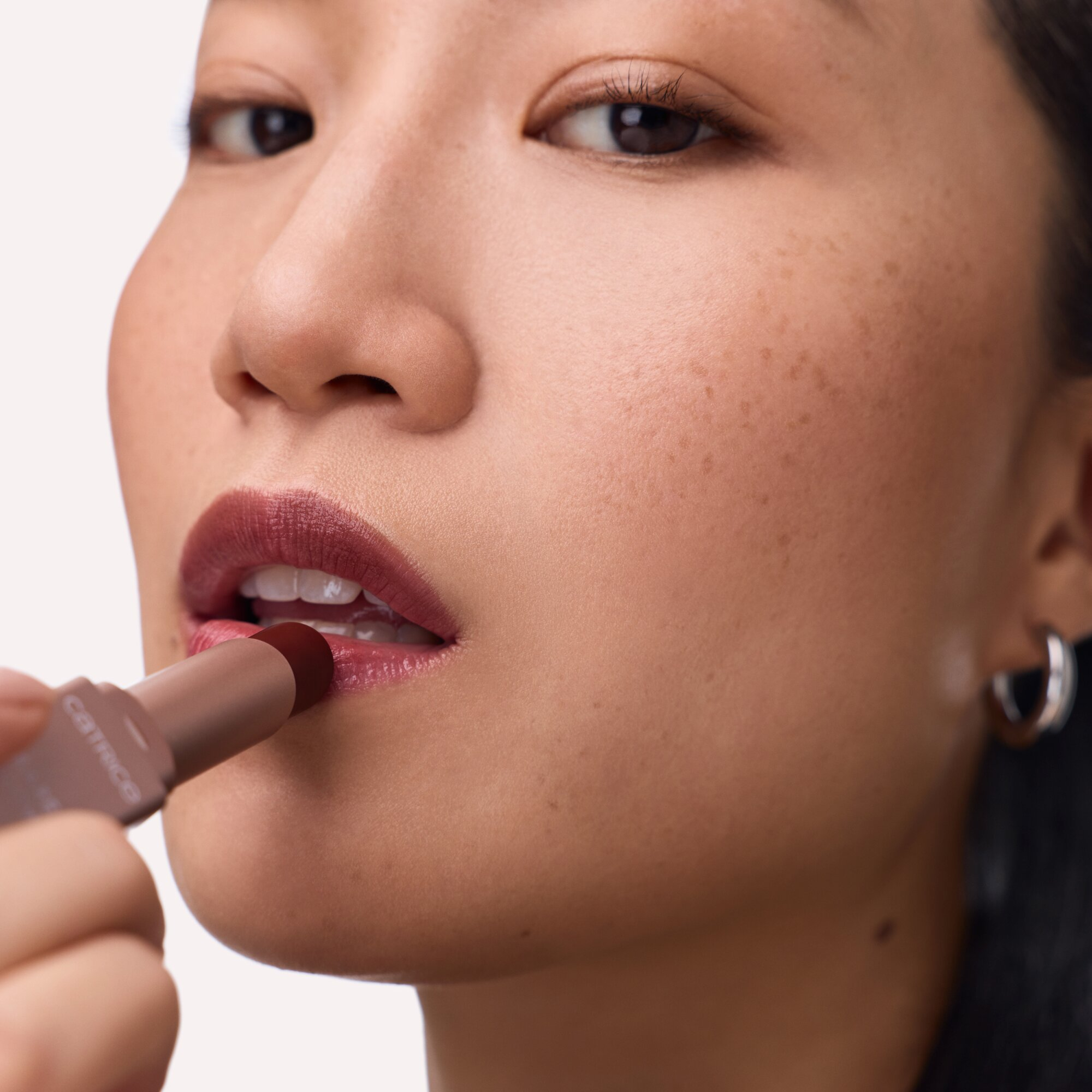 Balsamo Labial Bare Glow Oil · detalle 4