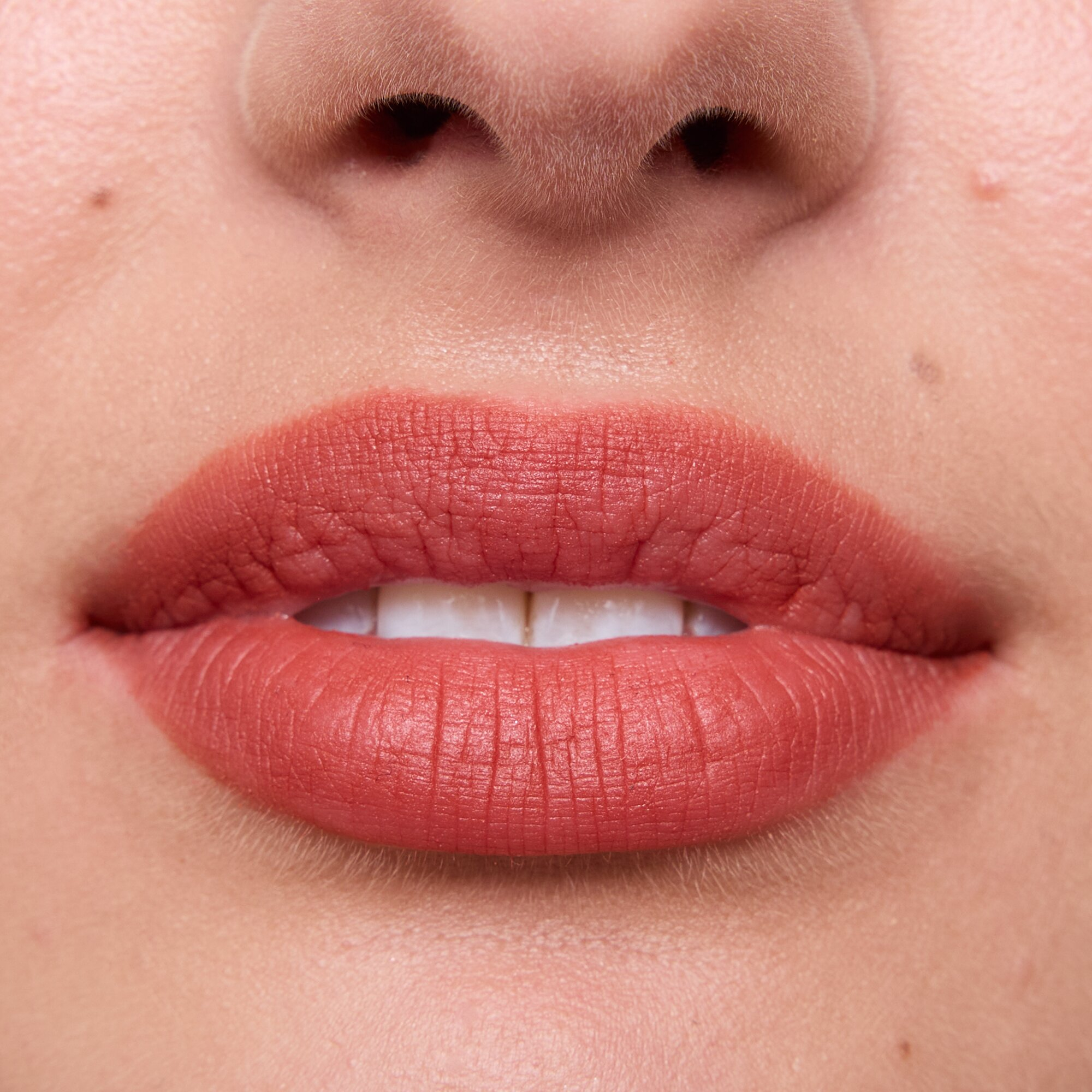 Labial Juicy Matte Lip Mousse · detalle 4