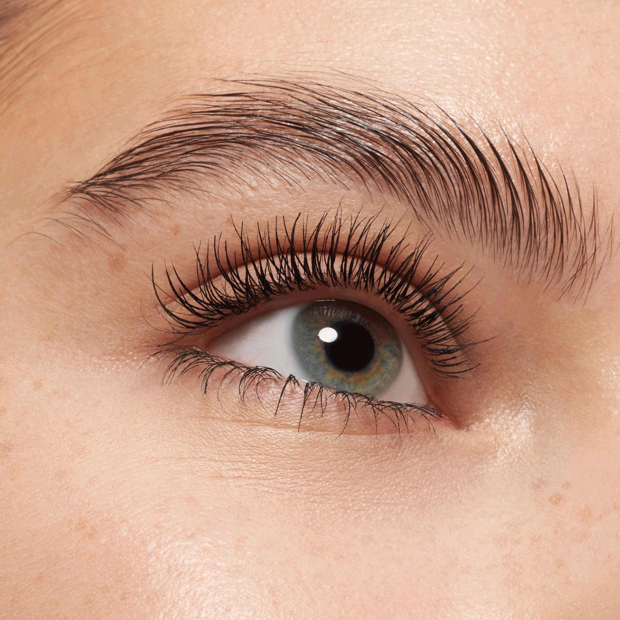 Mascara All Eyes On Me · detalle 2