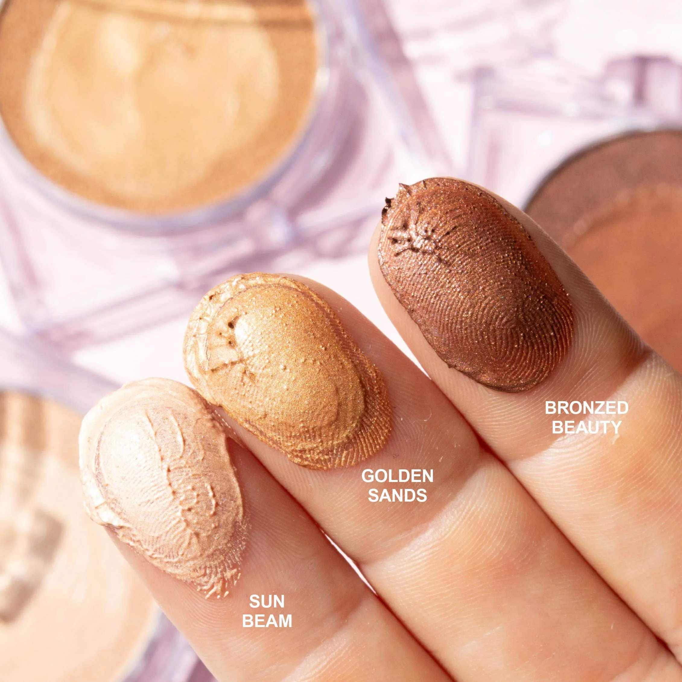 Sundrenched Glow Balm Iluminador en Crema · detalle 3